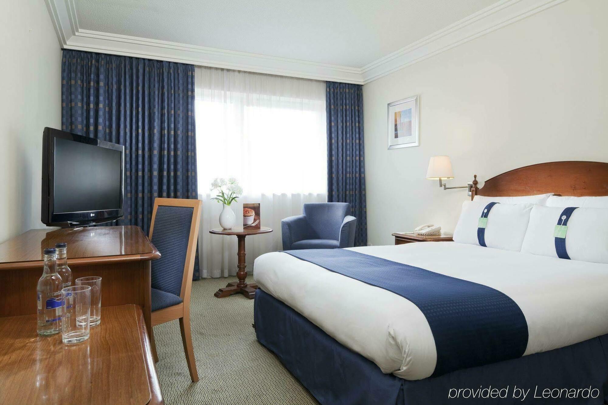 Holiday Inn London Brent Cross, An Ihg Hotel Exteriör bild